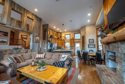 Aspen Springs • Hot Tub • Pool Table • 5 minutes to Sundance Resort • Mountain Cabins Utah