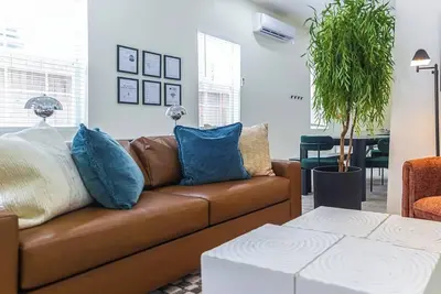 Image de Houston Hideaway w/King Bed, Games, Prime Location