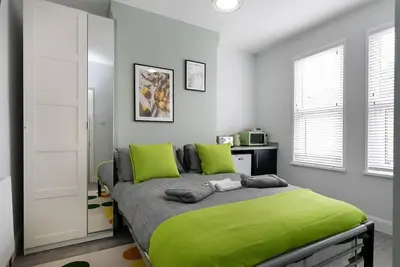 Image de Pass the Keys | Room 4 · Nottingham studio - Perfect for exploring