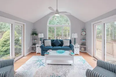 Image de Renovated Cape Cod Retreat
