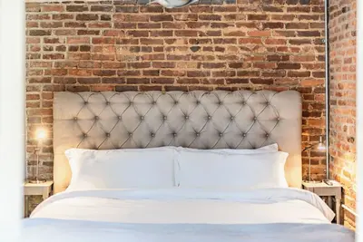 Image de River View Downtown Private Historic Apt!