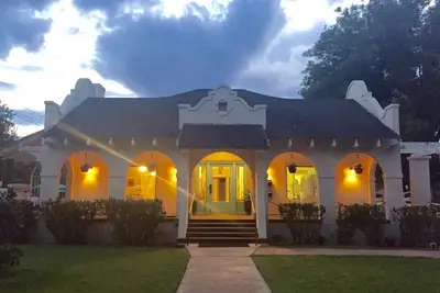 Image de The Palace with private hot tub, sauna & fitness room.