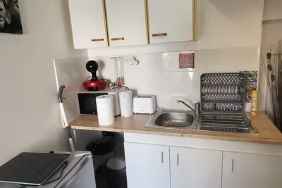 Image de Petite maison avec terrasse Ă 5min de la gare et 3min du centre ville