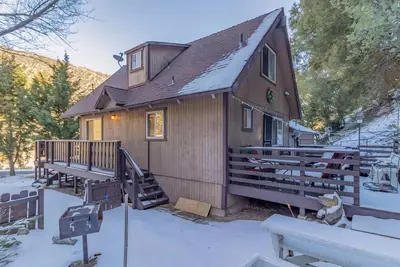 Image de Tranquil 3-bedroom house with WiFi in Pine Mountain Club. Country Club access.