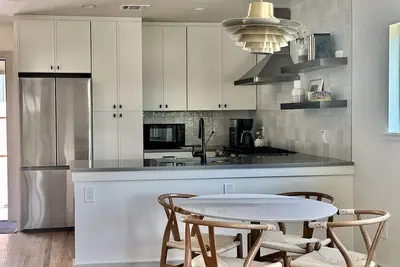 Image de Cozy cottage in Central Austin for the whole family