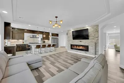 Image de Spacious 5-bedroom home Close to Airport \/ Allegiant \/ T-mobile Arena \/ Red Rock
