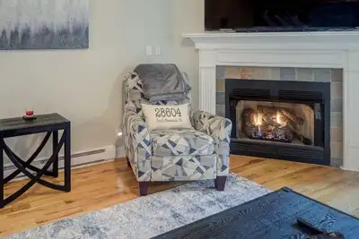 Image de 2br Condo in the Heart of Beech-Klonteska B5