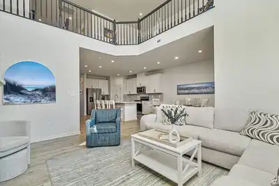 Image de Bright & Spacious Millville Home