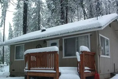 Image de Cozy and Peaceful Cabin in the Pines