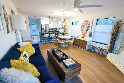 Image de Super Cute and Fully renovated 2 bedroom Home, 8 mins to downtown