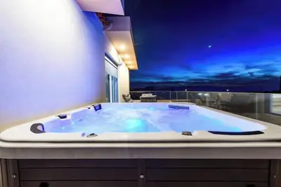 Cindy Luxury Villas Crete (Green)\n\n