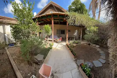 Image de a cozy apartment with a beatiful garden in the heart of the old city/