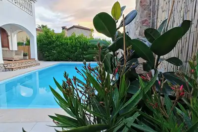 Image de Sfeervolle Ruime Villa met Privé Zwembad Dichtbij St Pere Pescador en L'escala!