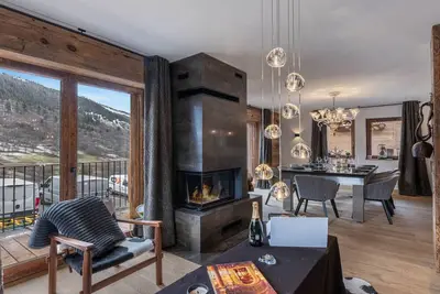 Image de Chalet cosy 4 chambres avec garage, navette gratuite et voiturette électrique, proche remontées mécaniques