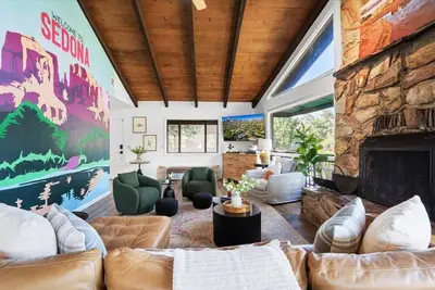 Image de This house is a 4 bedroom(s), 2. 5 bathrooms, located in Sedona, Az.