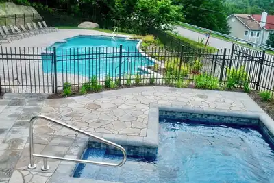 Image de Condo Mont Tremblant | Piscine, Spa