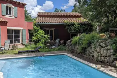 Image de Maison contemporaine et pleine de charme dans la Provence aixoise.