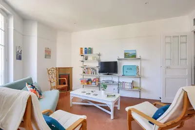 Image de 400m de la plage, appartement pour 5 en centre