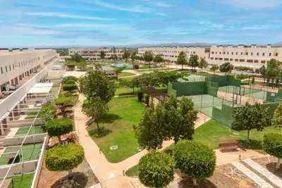 Image de Golf San Jordi (Vinaros) Appartement de 81m2\n2 Ch, 2 Sdb et Salon 2 jardins.