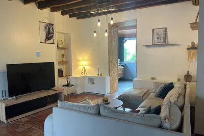 Image de Maison au pied de la forêt