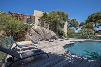Image de Calvi villa au calme, à 970 m de la plage, proche du centre