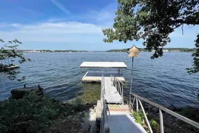Image de Spacious 4-bedroom house with lake views in welcoming Osage Beach