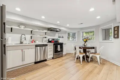 Image de Cute 2-bedroom apartment with WiFi, Ac in vibrant Chicago