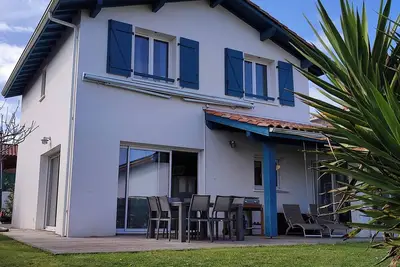 Image de Agréable maison basque moderne dans le charmant village de Bassussarry