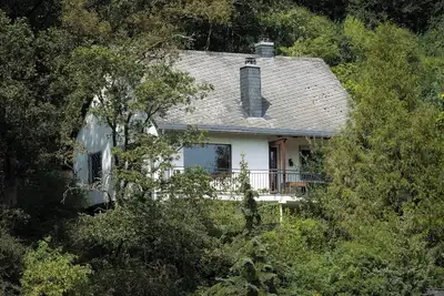Image de Spacious vacation apartment in a fantastic location for nature lovers & those seeking relaxation