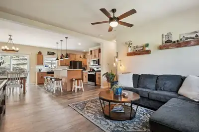 Image de Spaciaous Family Home near Fossil Beds