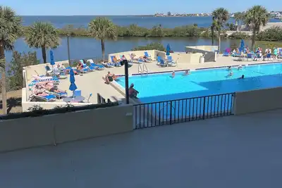 Image de Beautifully decorated modern Gulf Front Condo Sleeps 4 Hudson, Fl