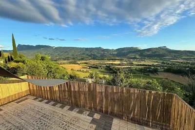 Image de Maison avec toit terrasse dans le Vieux village de Mirabel