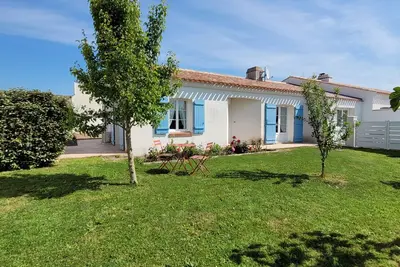 Image de Maison au calme proche commerces et plages.