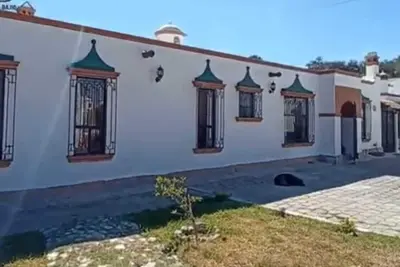 Image de House with excellent Spanish colonial style spaces, stay and enjoy it!
