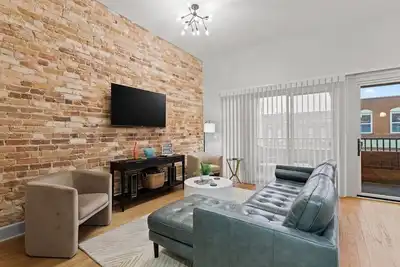 Image de Stylish City Apartment B with Patio