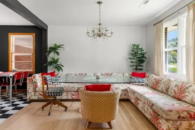 Image de Magnolia Retreat: Karaoke, Movie Nights & Backyard
