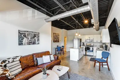 Image de Modern Nashville Condo: 5 Mi to Downtown!