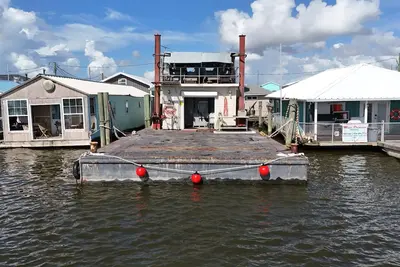 Front Row Venice Marina 3 Beds 1 Bath Sleeps 10 Huge Front Deck W/D Ice Wifi Tv