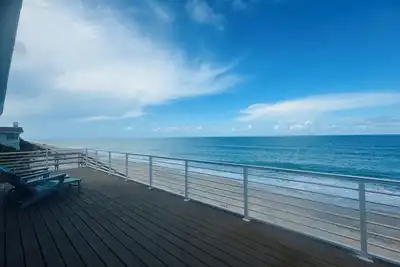 Image de Oceanfront Paradise Reunion Spacious 6-bedroom House! Can split  into 3 families