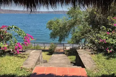 La Giralda - Lakefront - Pool - Relaxation Haven