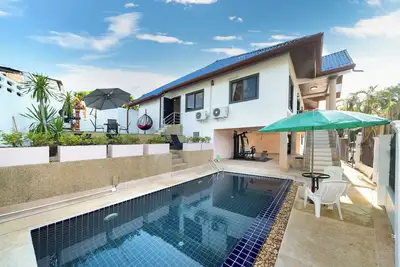 Image de Golden Sands Villa only 15 minutes walk to beach