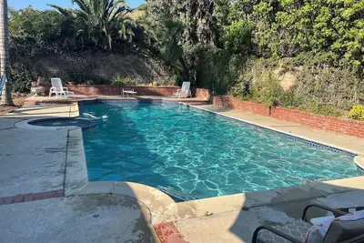 Image de Lovely 4bedroom Thousand Oaks private house w\/ Gorgeous Pool\/Hot Tub Come Relax