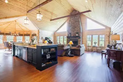 Image de Hidden Vista Lodge | Hot Tub | Game Room | Views!