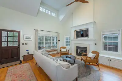 Image de Cotton Creek Cottage | Close to Greenway | 5 Min. to Black Mountain