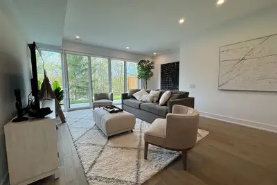 Image de The Nordic Elegance Villa at Muskoka Bay Resort!