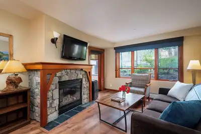 Image de Inviting One Bedroom Condo in Village at Palisades Tahoe #9 - Ski In/Ski Out Adventures!