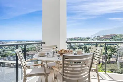 Image de Estepona New Golden Mile - 2 Bed Dream!