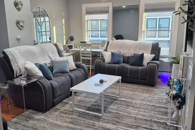 Image de Marvelous 2-bedroom condo in South Boston with Private Parking