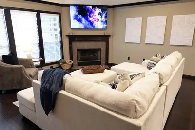 Image de Spacious four-bedroom house in beautiful Broken Arrow. No cleaning fees!