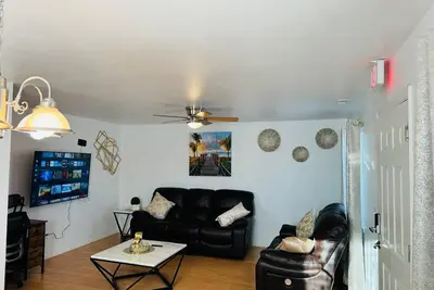 Image de The beauty of Meldy 3-bedroom apartment with WiFi, Ac in delightful Calhan